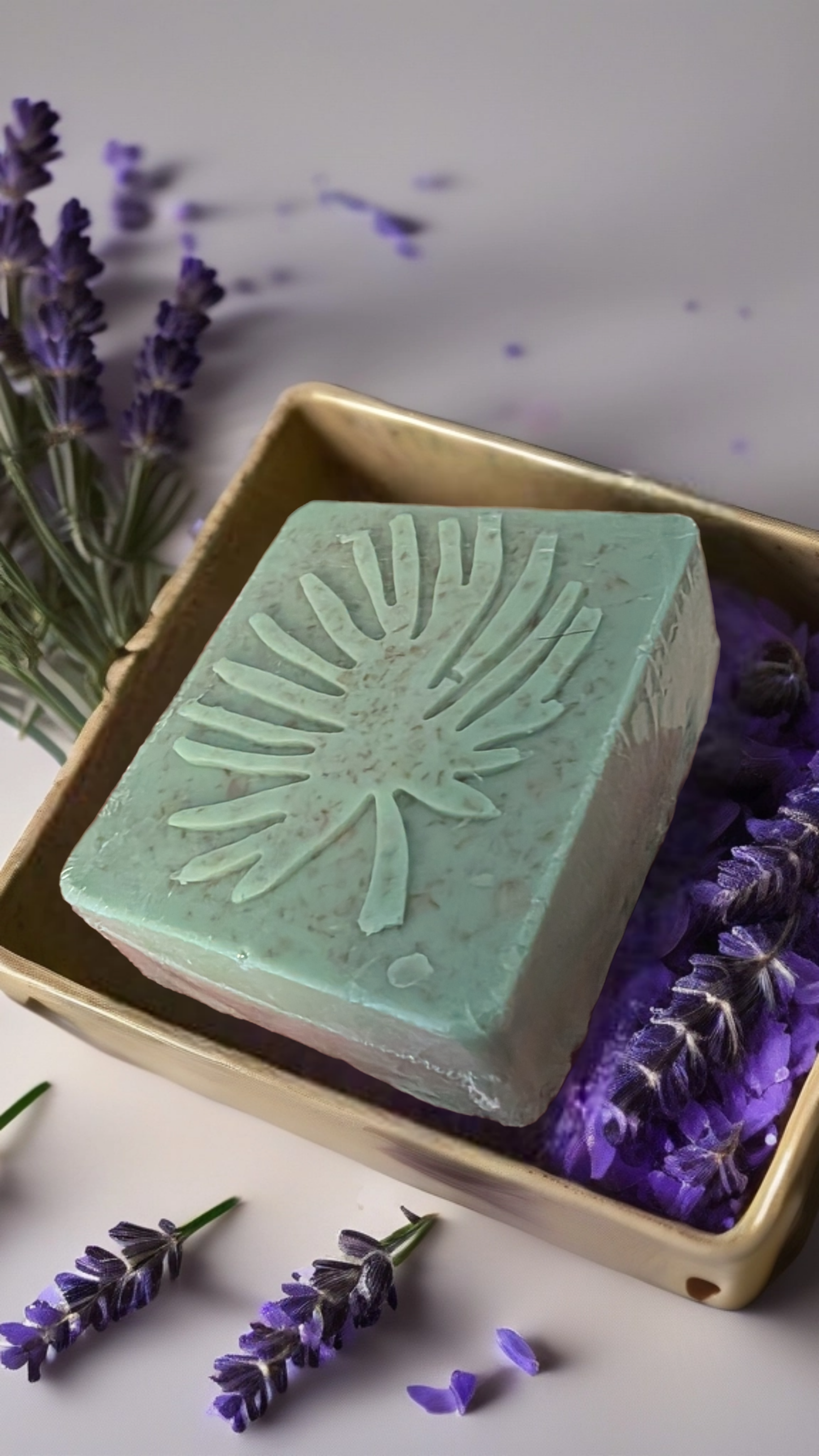 NATURAL SOAP (LAVENDER. & OAT)
